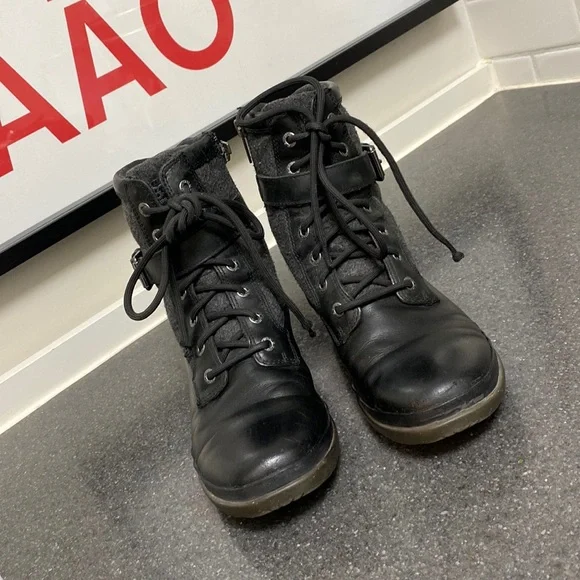 UGG WATERPROOF Fall / Winter Boot - Picture 2 of 12